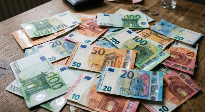Inflacija u evrozoni porasla na 3,3 odsto, najviše za tri godine